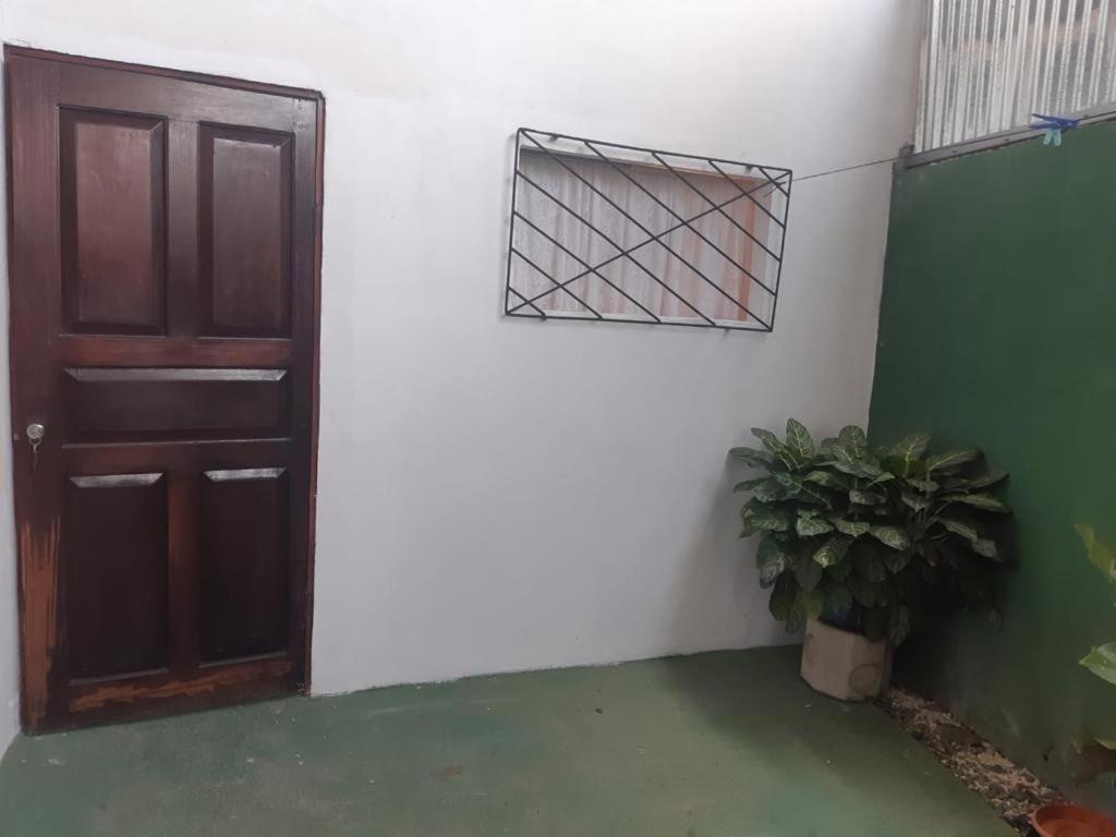 Cabinas Chazu #2 Quepos Eksteriør billede